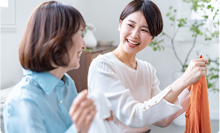 もらったけど捨てられなくて眠っている服